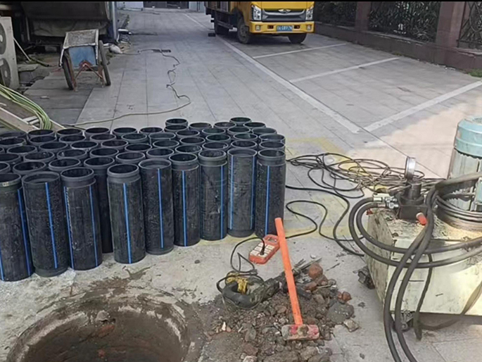 东丰PE置换管厂家 DN315置换管 非开挖管短管置换